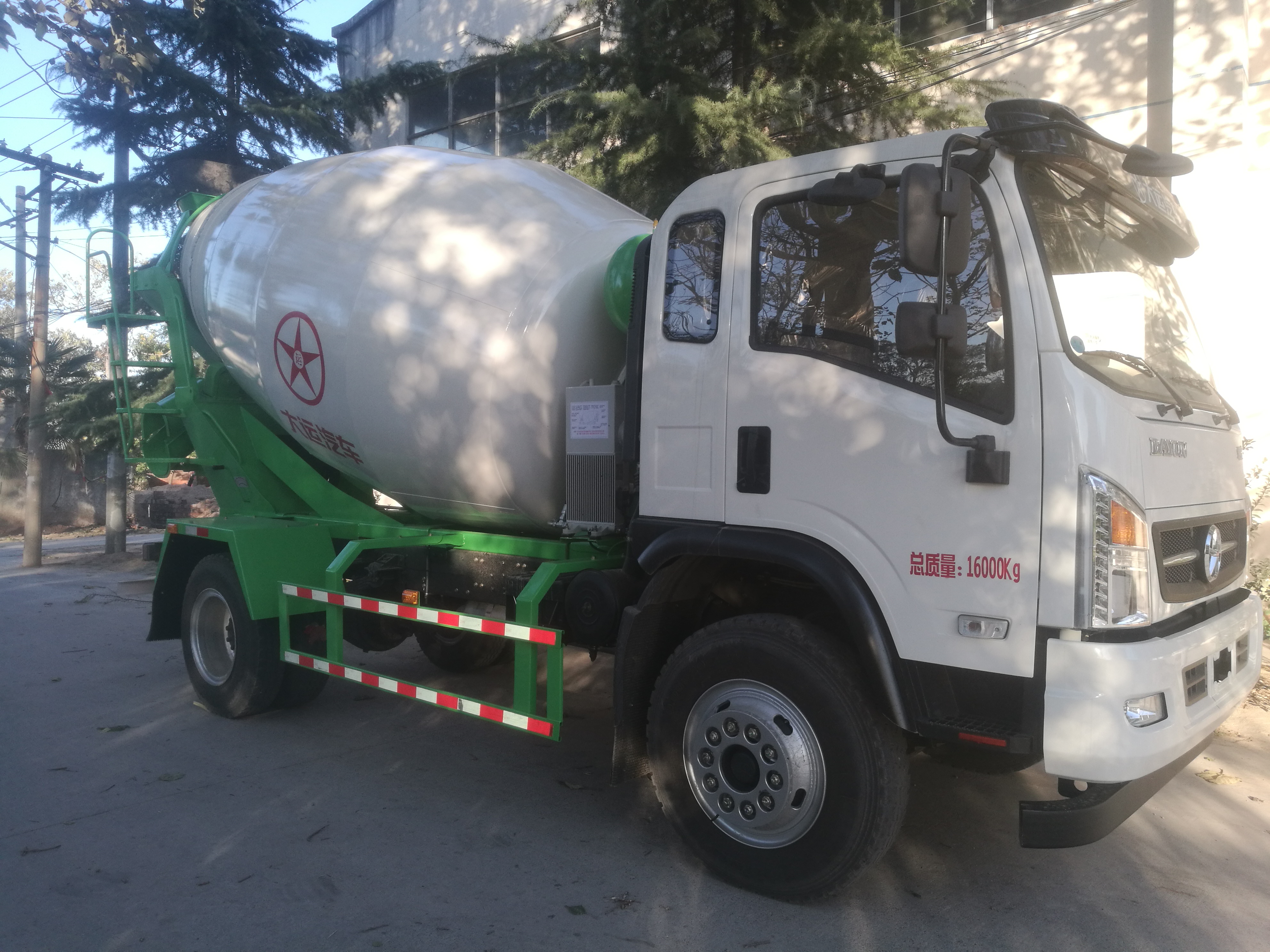小型混凝土攪拌車不能轉動的處理